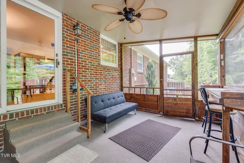 Photo #3: 908 Spring Valley Drive