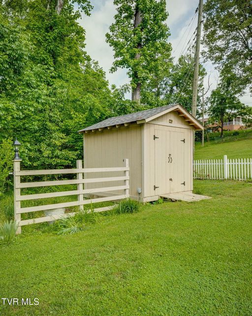 Photo #35: 908 Spring Valley Drive