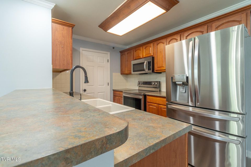 Photo #10: 712 Sir Echo Drive