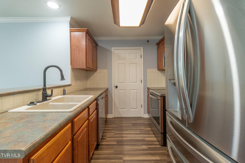 Photo #11: 712 Sir Echo Drive