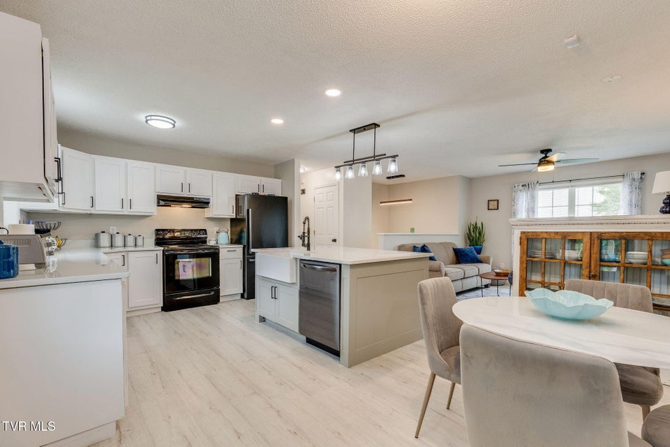 Photo #11: 1111 Sycamore Creek Drive