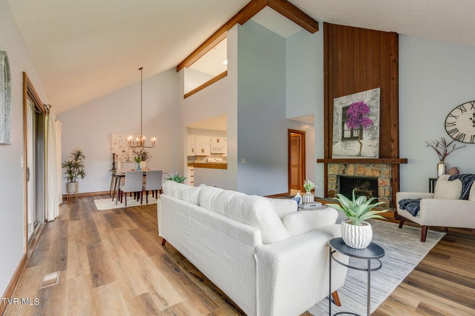 Photo #10: 100 Periwinkle Pl Place