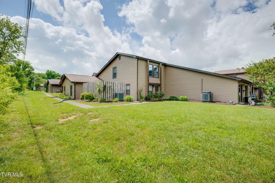 Photo #22: 515 Pilgrim Court