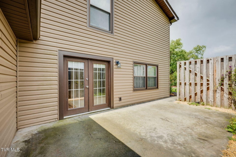 Photo #4: 515 Pilgrim Court