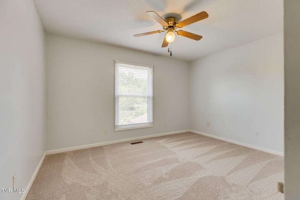 Photo #14: 515 Pilgrim Court