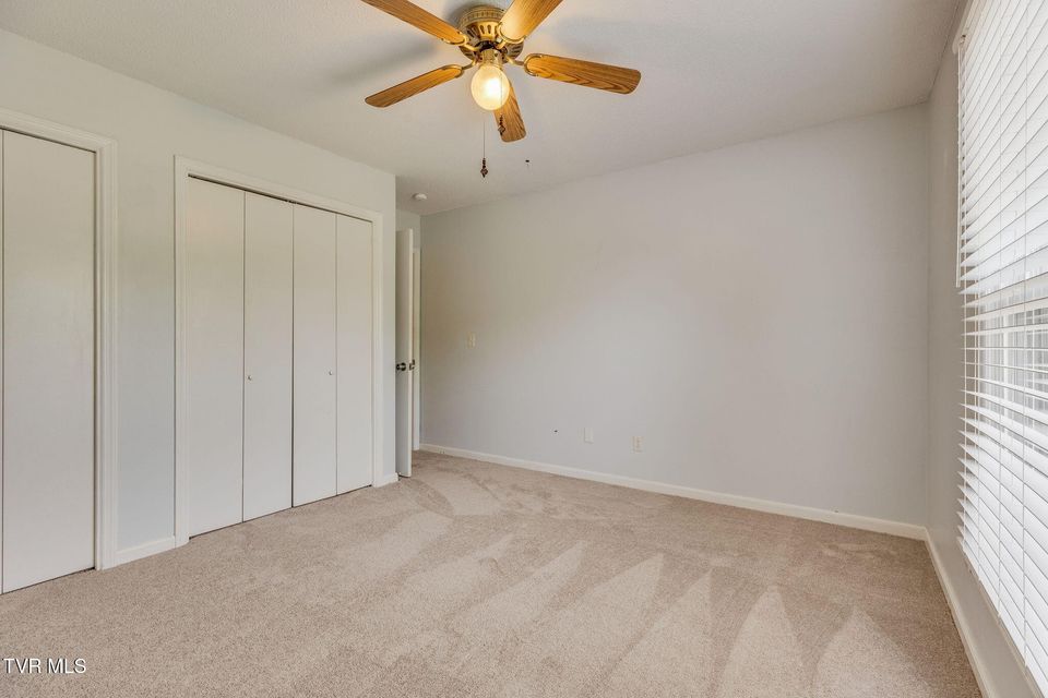 Photo #16: 515 Pilgrim Court