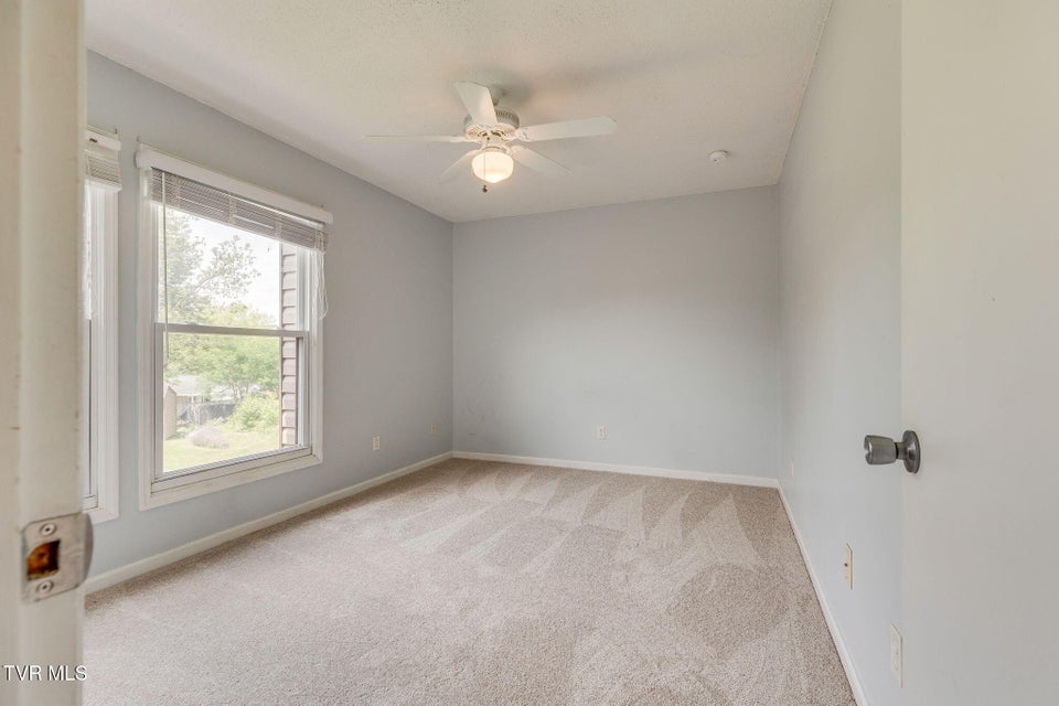 Photo #18: 515 Pilgrim Court
