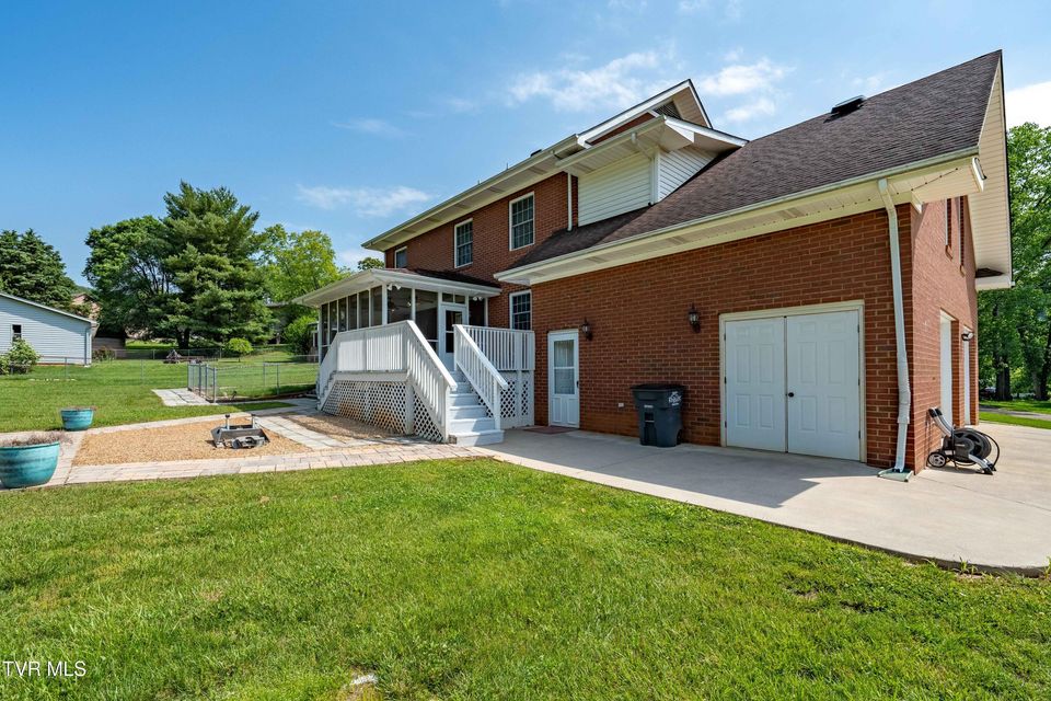 Photo #58: 4601 Stillwood Court