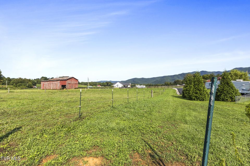 Photo #28: 188 Frank Stanton Road