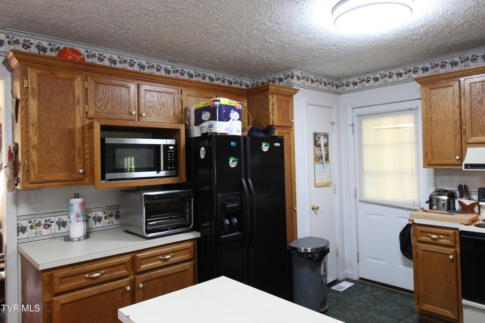Photo #10: 16319 Mary Street
