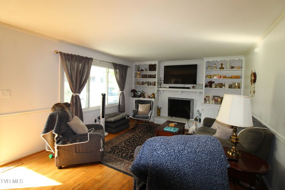 Photo #2: 16319 Mary Street