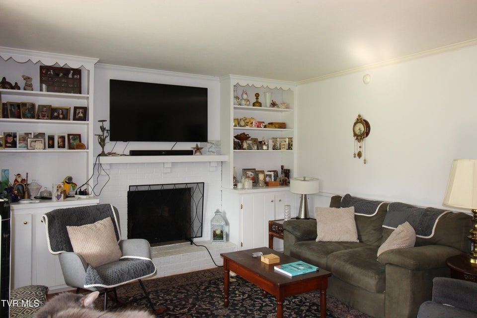 Photo #3: 16319 Mary Street