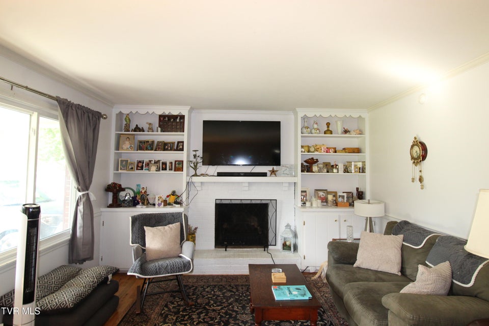 Photo #6: 16319 Mary Street