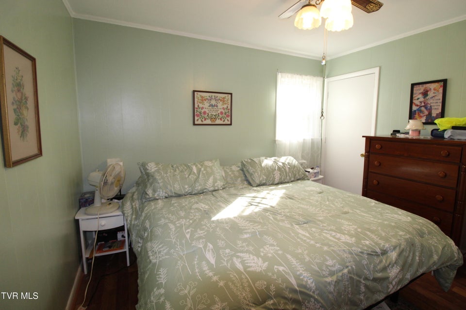 Photo #28: 16319 Mary Street