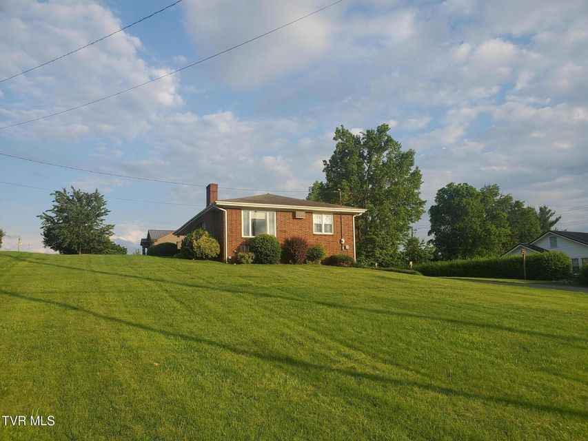 Photo #4: 405 7th Street