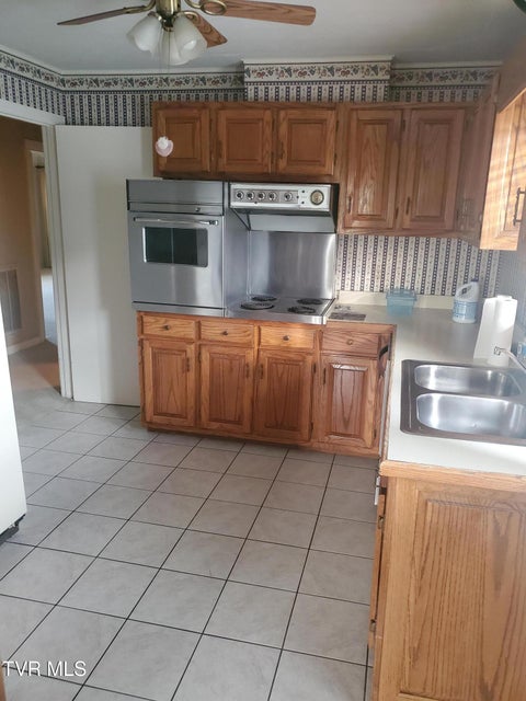 Photo #15: 405 7th Street