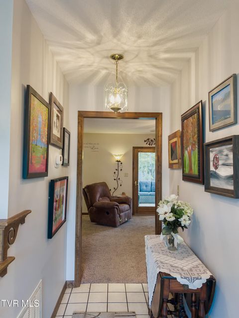 Photo #5: 519 Foxgate Drive