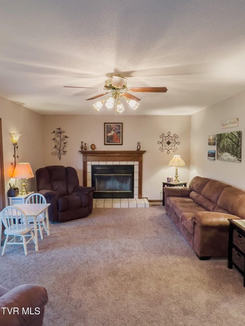 Photo #6: 519 Foxgate Drive