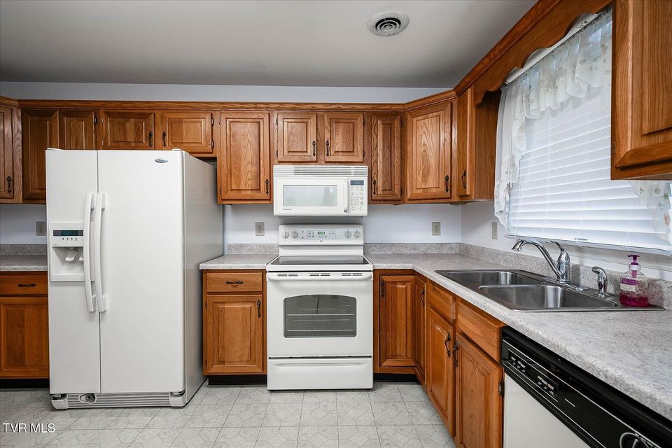 Photo #16: 1544 Jessee Street