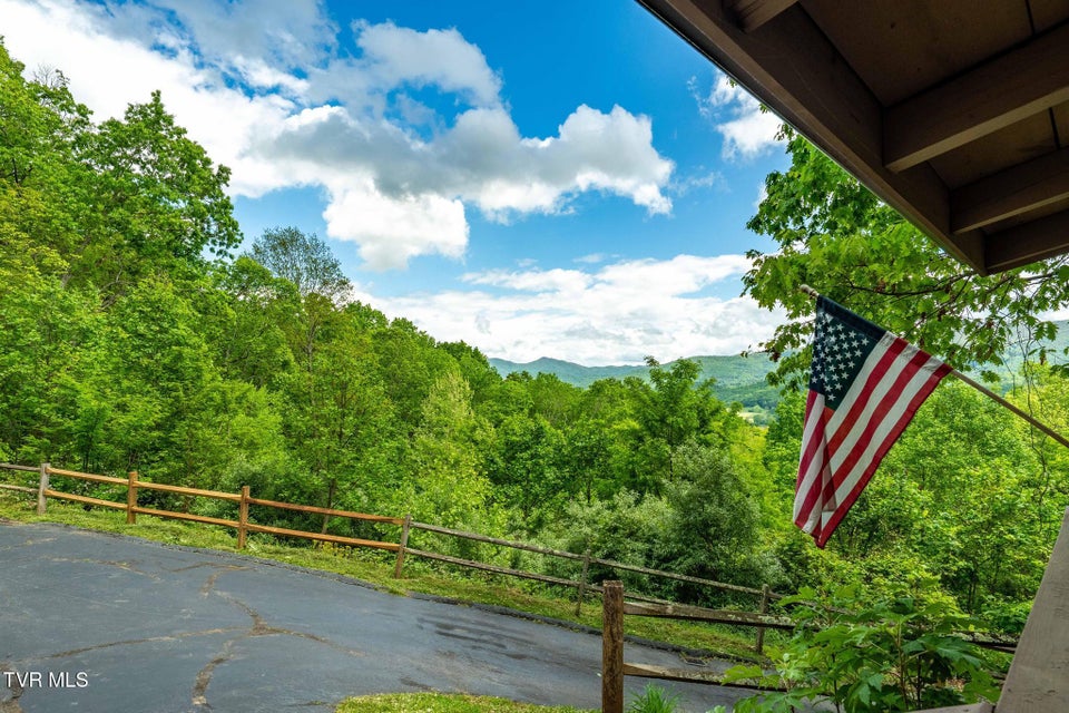 Photo #46: 563 Longview Private Drive