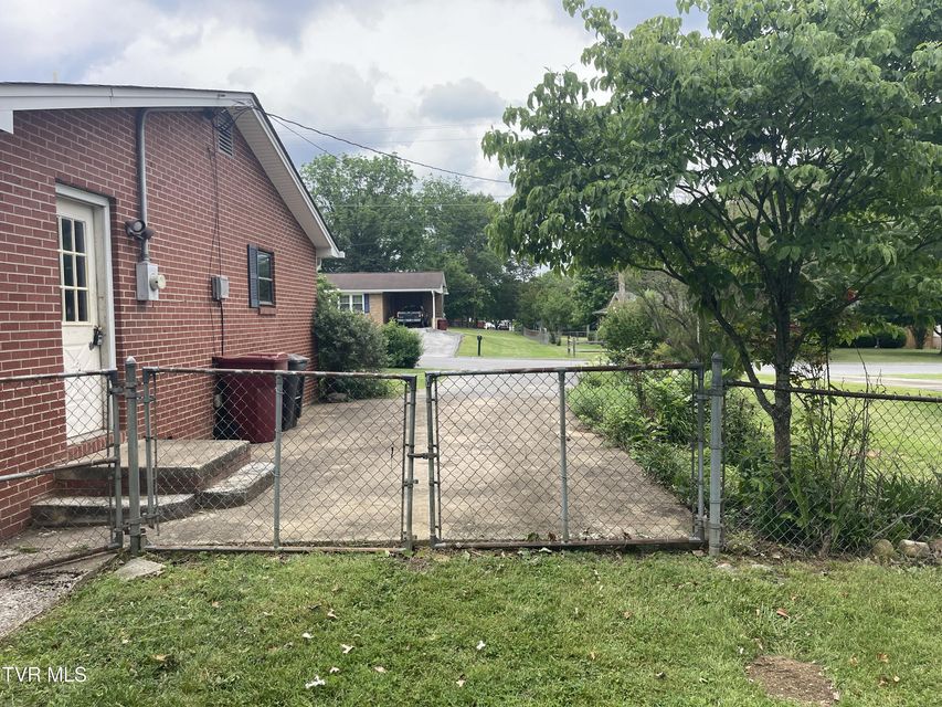 Photo #18: 2709 Oak Cliff Court