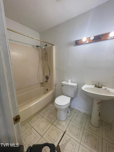 Photo #32: 2709 Oak Cliff Court