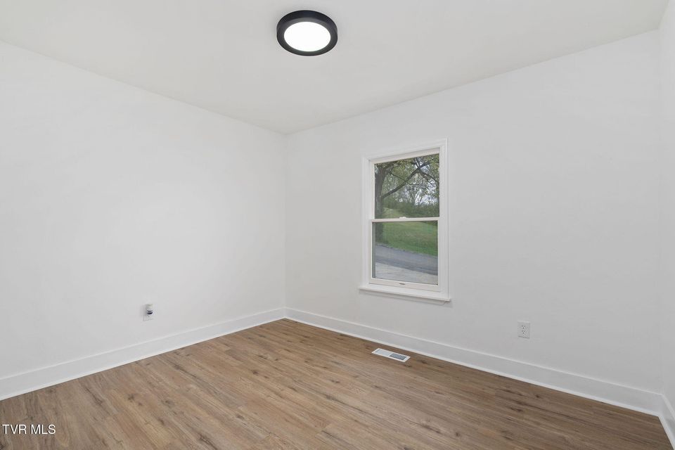 Photo #14: 127 Jones Street