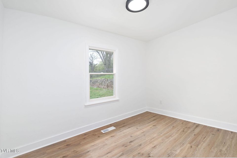 Photo #17: 127 Jones Street