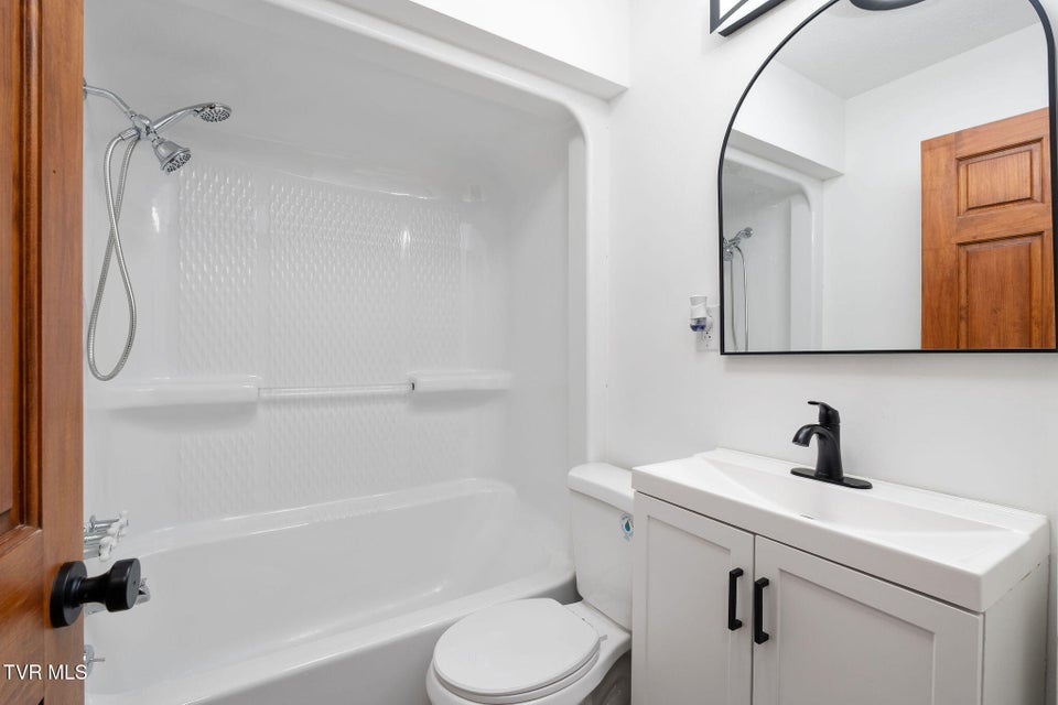 Photo #23: 127 Jones Street