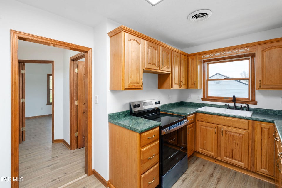 Photo #11: 127 Jones Street