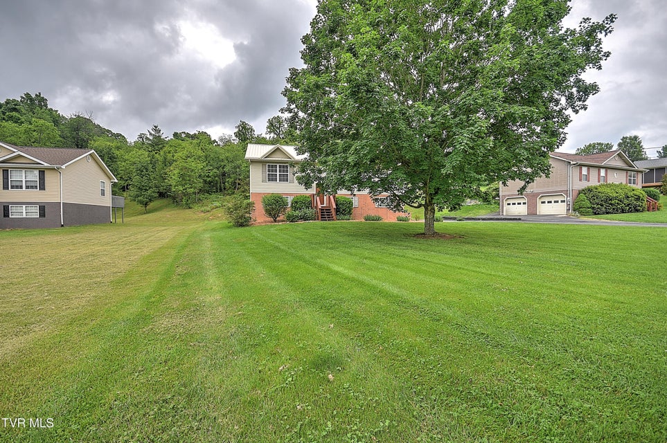 Photo #6: 231 Maple Ridge Drive