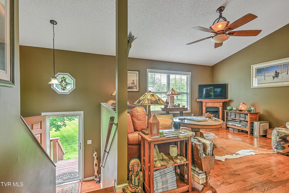Photo #14: 231 Maple Ridge Drive
