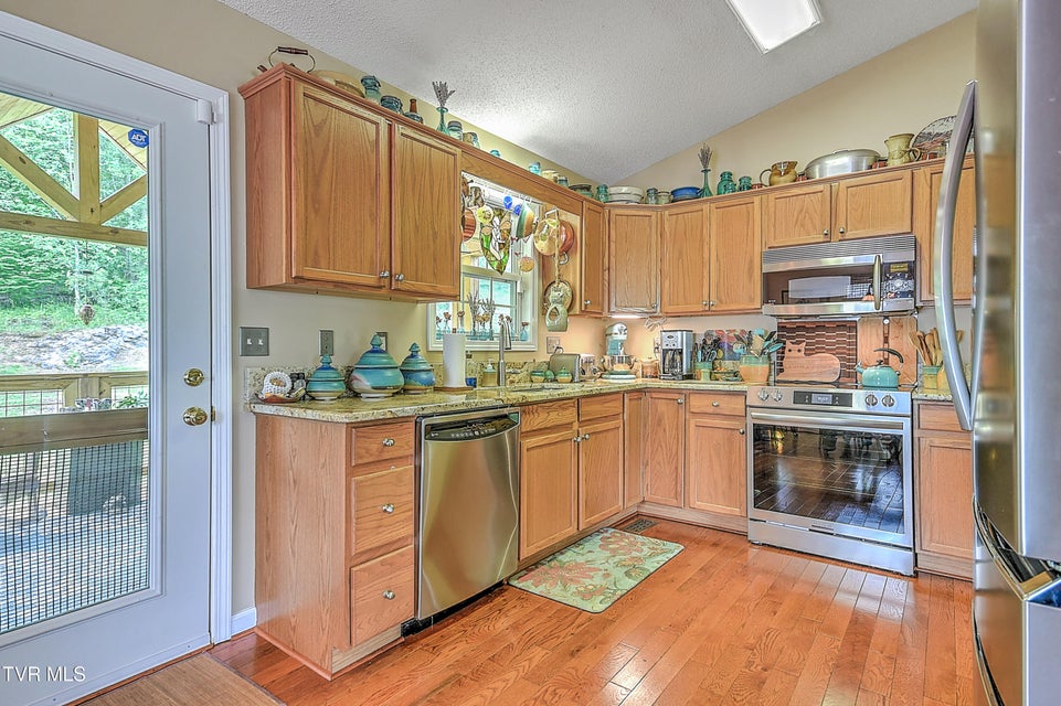 Photo #27: 231 Maple Ridge Drive