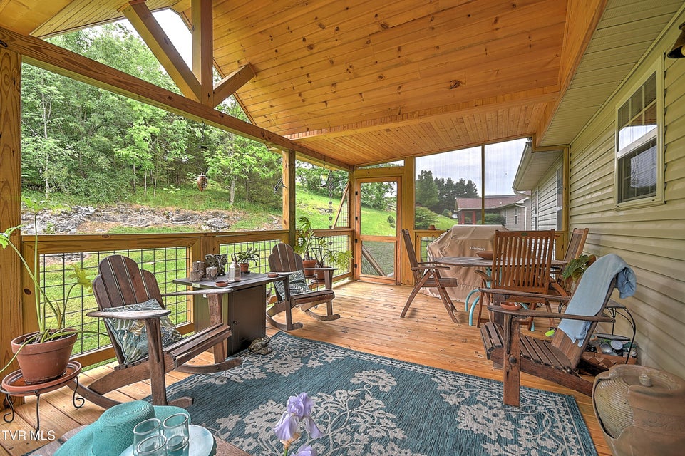Photo #13: 231 Maple Ridge Drive