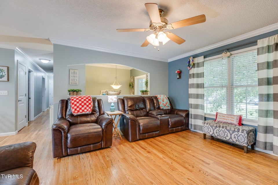Photo #7: 5821 Seneca Drive