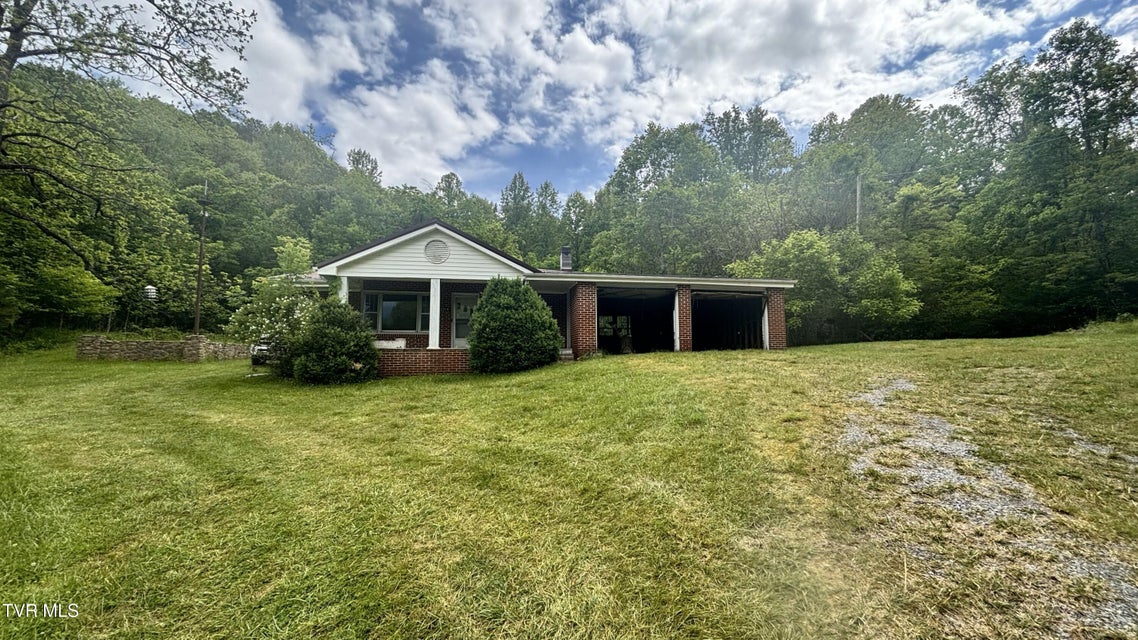 Photo #31: 3719 Red Hill Road
