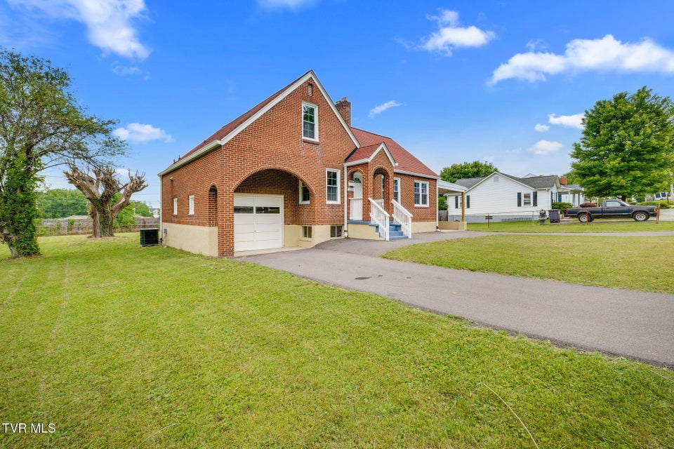Photo #2: 3224 Clover Street