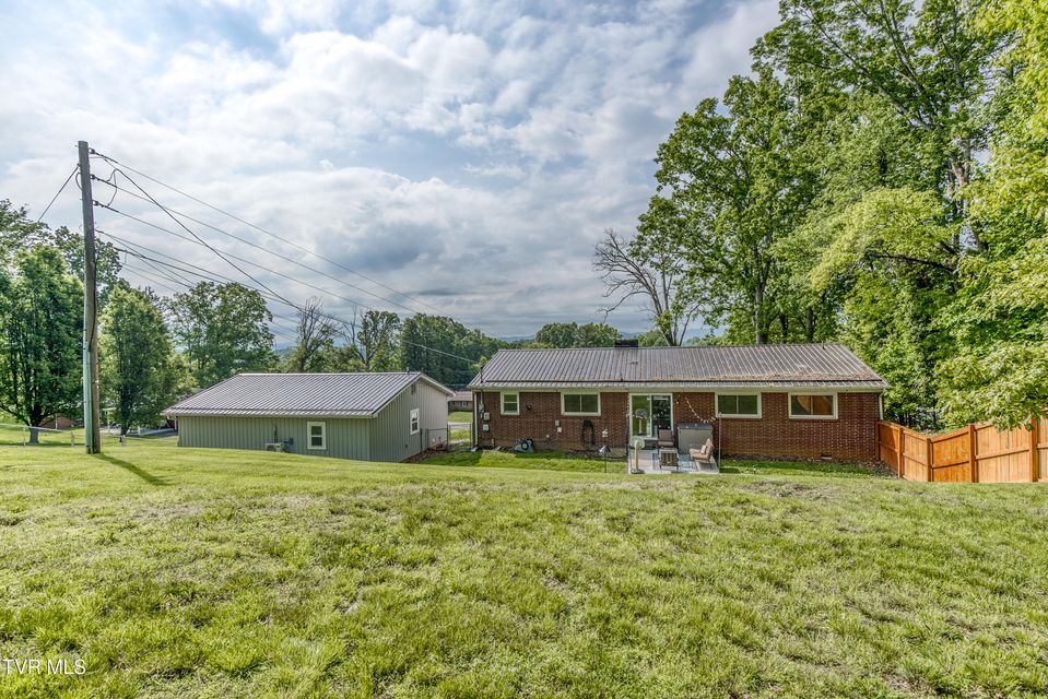 Photo #33: 963 Woodlawn Terrace