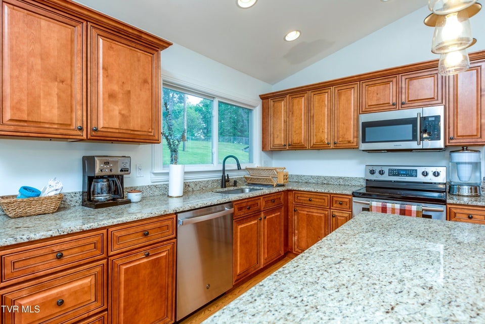 Photo #13: 963 Woodlawn Terrace