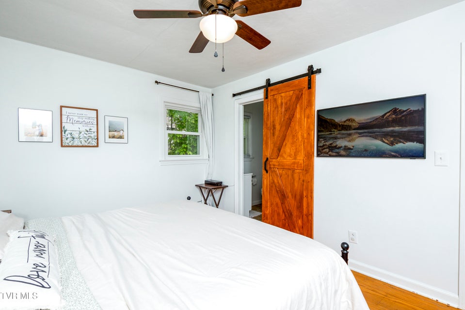Photo #19: 963 Woodlawn Terrace