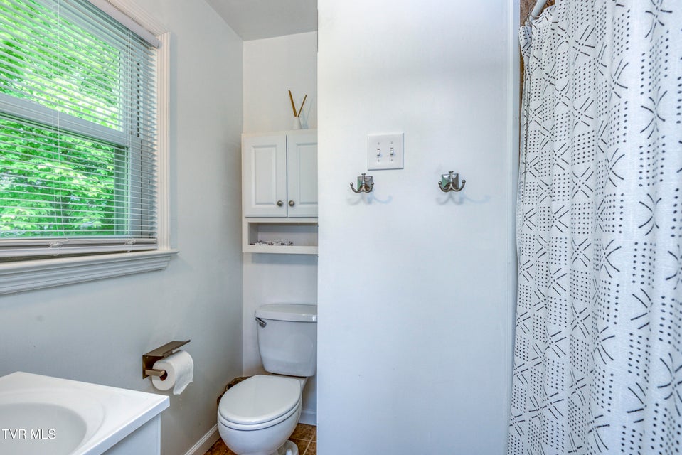 Photo #20: 963 Woodlawn Terrace
