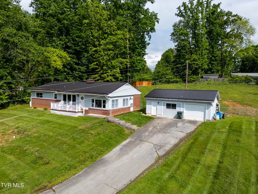 Photo #2: 963 Woodlawn Terrace
