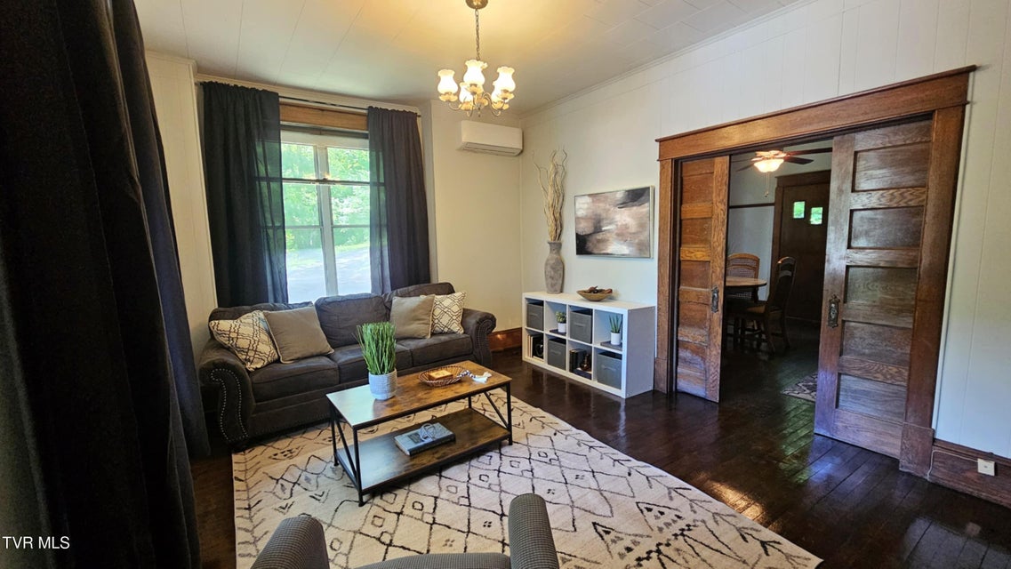 Photo #9: 736 The Terrace Street
