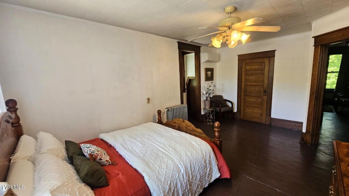 Photo #13: 736 The Terrace Street