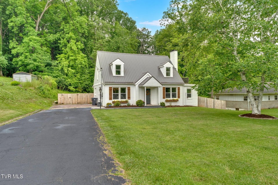 Photo #2: 112 Maplelawn Drive