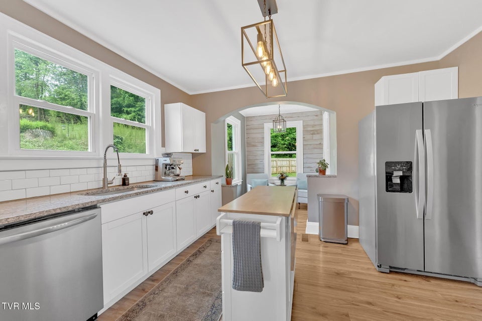 Photo #17: 112 Maplelawn Drive