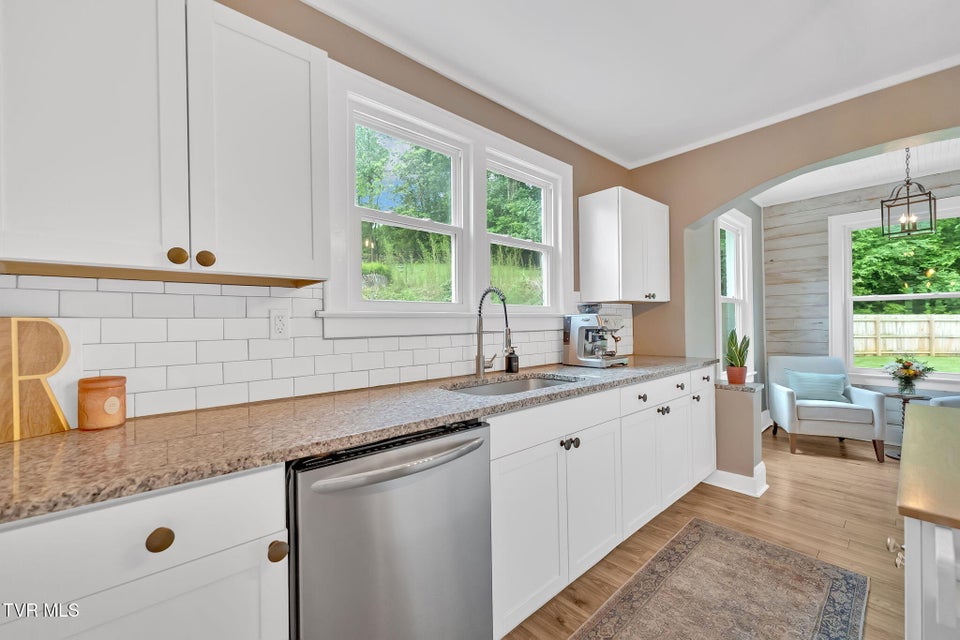 Photo #18: 112 Maplelawn Drive