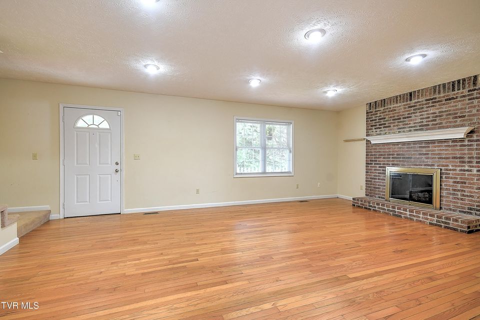 Photo #17: 189 Taylor Drive