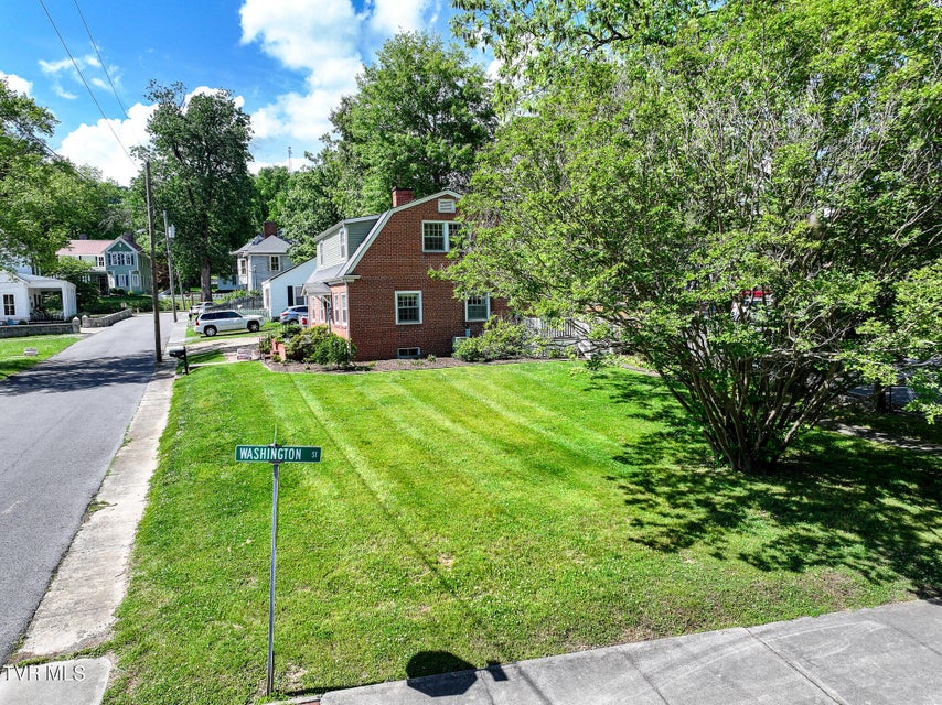 Photo #4: 108 Rogers Street