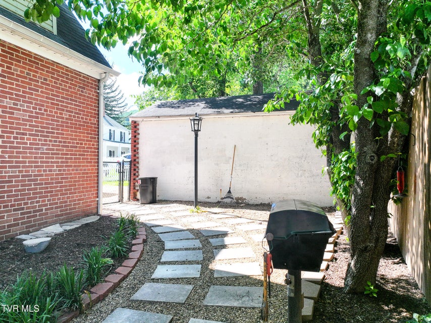 Photo #6: 108 Rogers Street
